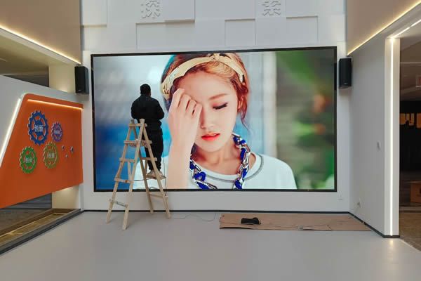 全彩室內(nèi)LED顯示屏價(jià)格多少錢一平方？